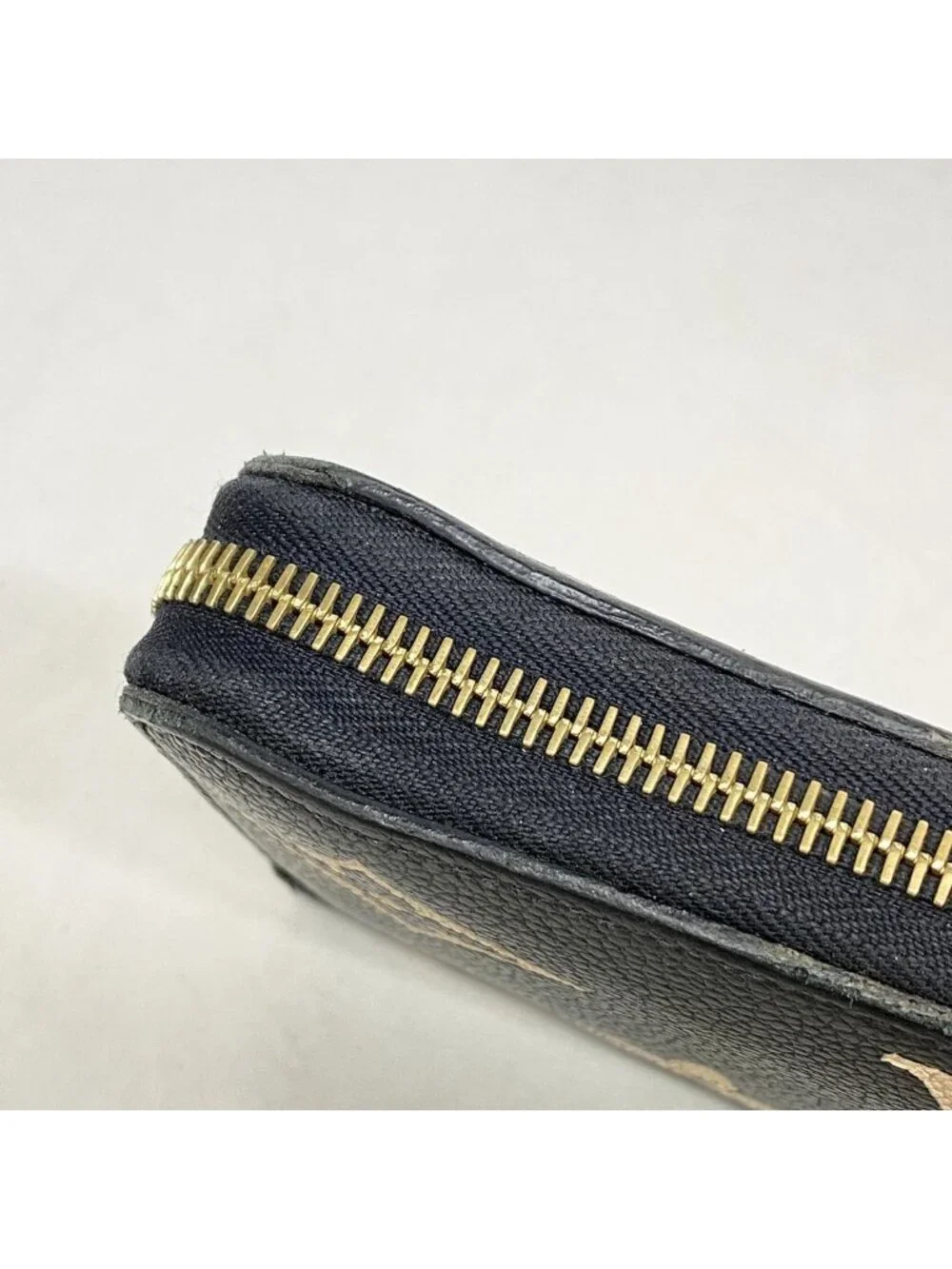 Louis Vuitton Wallet Monogram Empreinte Bicolor Zippy Black Beige